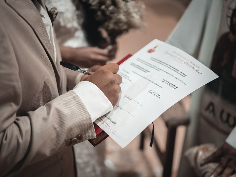 Who Can Legally Officiate a Wedding in California?