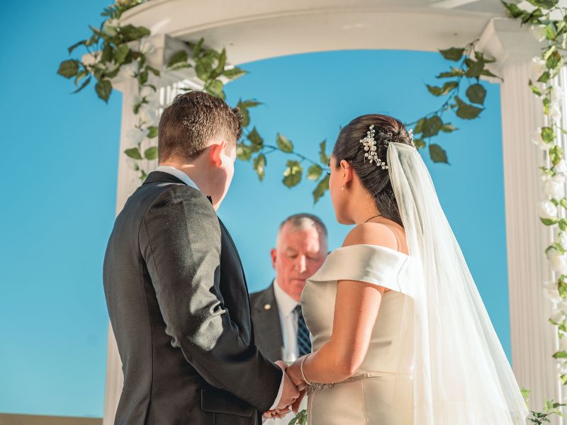 What is the Difference Between a JP and Officiant?